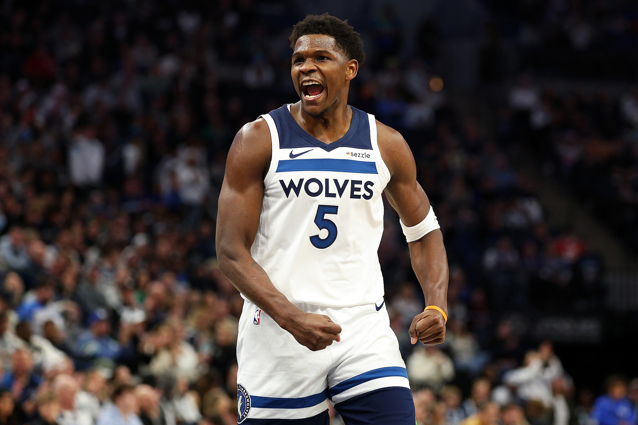 里程碑夜明尼苏达森林狼绝杀压哨；亚冠赛后刷纪录；态度坚定；细节决定成败的简单介绍